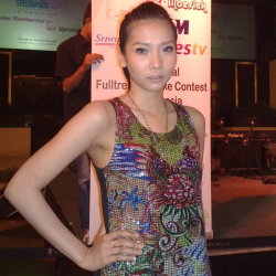 Digosipkan Foto Bugil, MeyChan Khawatir Imej Porno