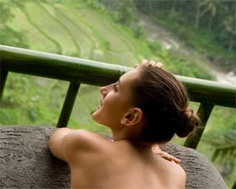 Menikmati Spa di Atas Pohon Mangga