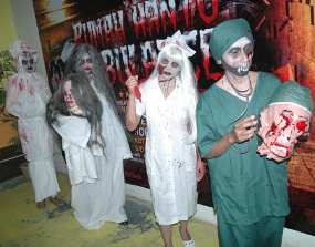 Siapa Berani Uji Nyali Di Wahana Rumah Hantu Ambulance Hii