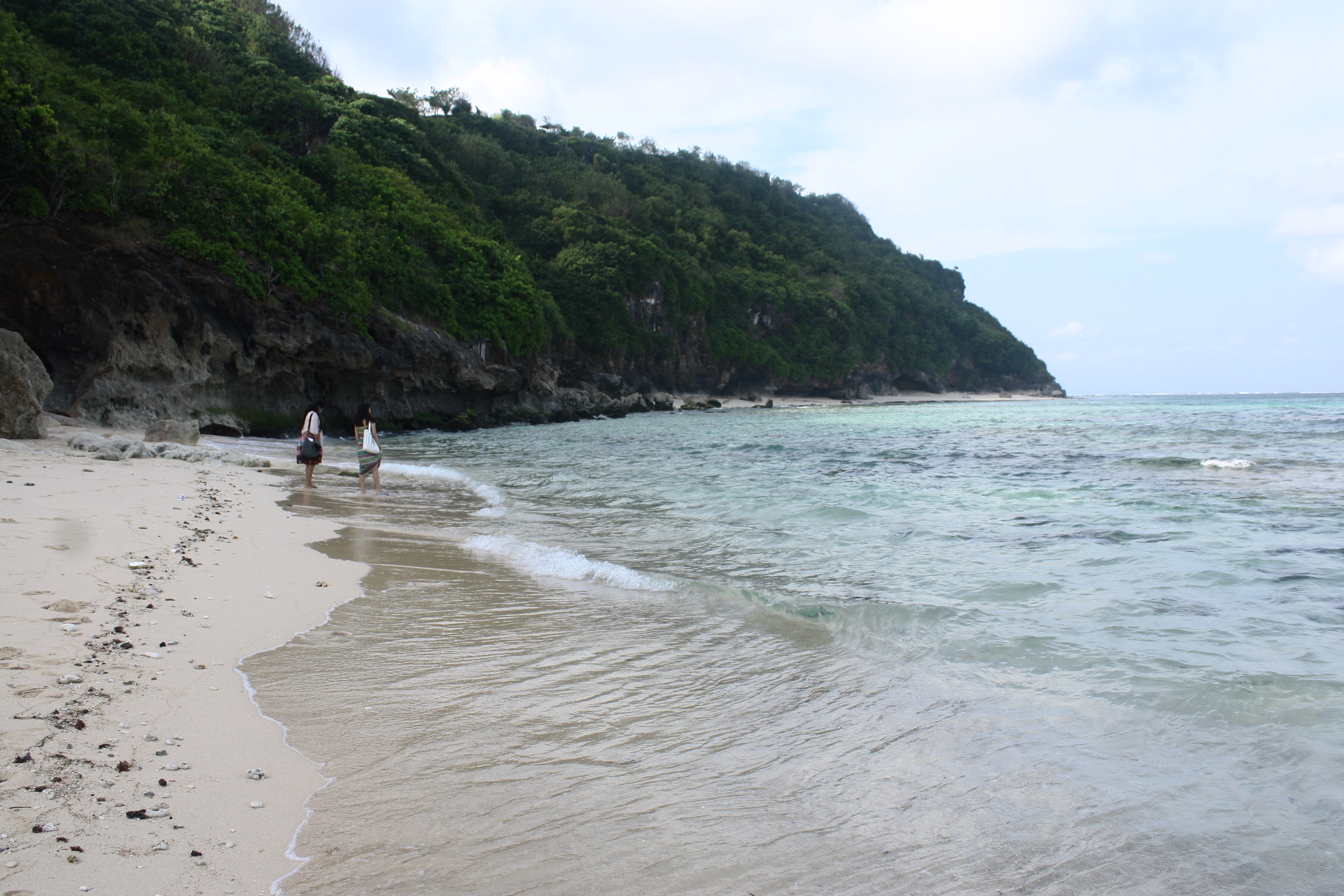 Pantai Bersih yang Sepi di Bali Pantai Bersih yang Sepi di Bali