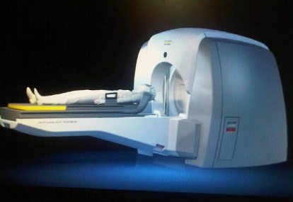 dokter RS PON melakukan operasi bypass otak