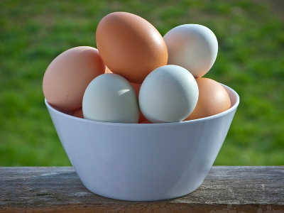Apa Bedanya Telur  Berkulit Cokelat dan Putih 