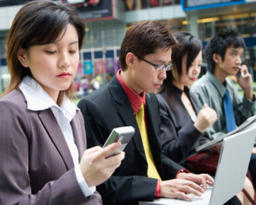 Riset Pecandu Teknologi Sulit Komunikasi Secara Langsung