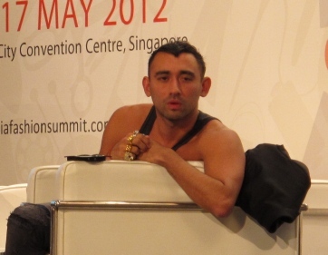Interview with Nicola Formichetti: Kreator Gaun Daging Lady Gaga Interview with Nicola Formichetti: Kreator Gaun Daging Lady Gaga