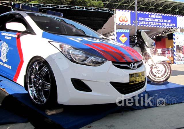  Modif  Mobil ala Patwal  Polisi