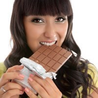 Menstruasi Bikin Perempuan Makin Doyan Makan Cokelat? Menstruasi Bikin Perempuan Makin Doyan Makan Cokelat?