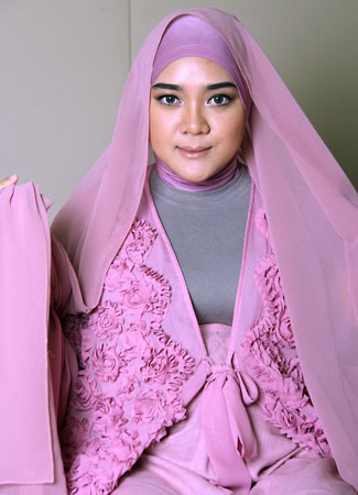 Tutorial Hijab untuk Tampilan Menawan Saat Idul Fitri  3