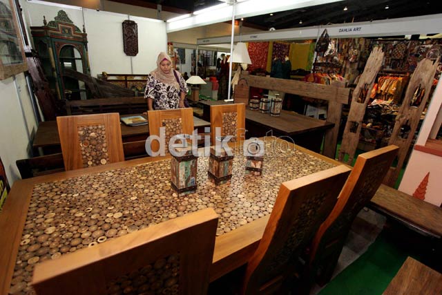 Berburu Furniture Unik dari  Kayu  Jati 