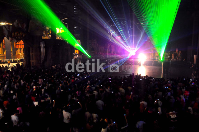 Libur Lebaran Tsb Suguhkan Laser Show