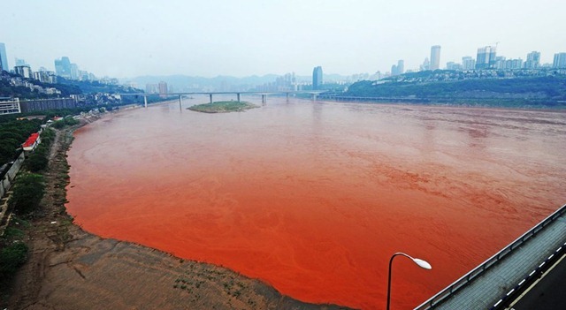 Hah? Sungai Yangtze Jadi Semerah Darah