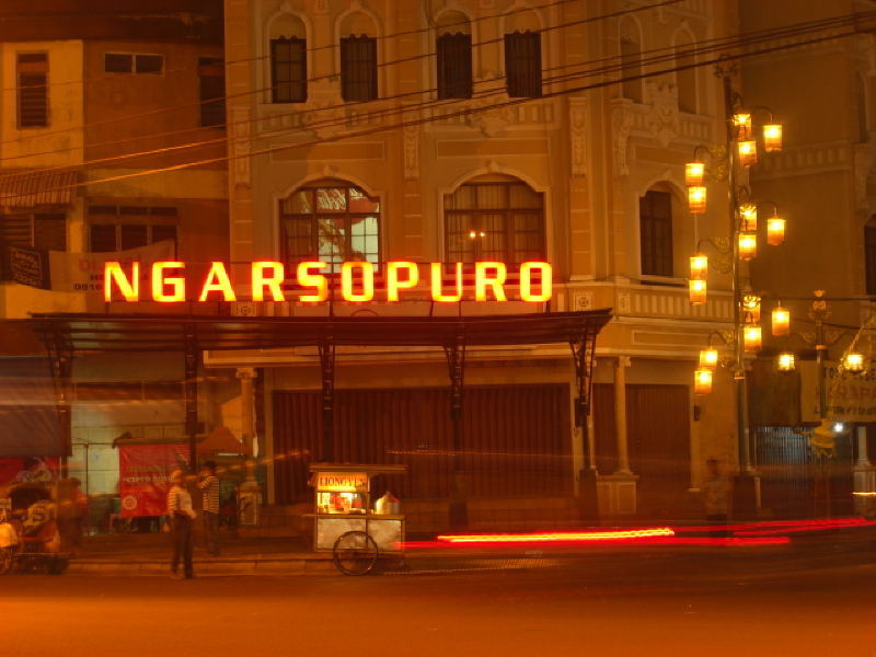 Gaul Asyik di Pasar Malam Ngarsopuro Solo