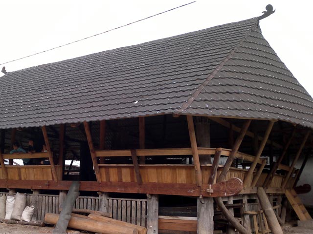 MDF Renovasi Rumah Adat Nias