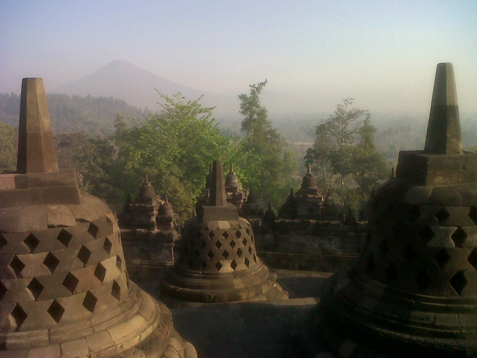 Teks Deskripsi  Borobudur  Di Waktu Pagi  Merekah Berbagai 