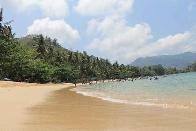 Pasir Putih Trenggalek Pesona Pantai Selatan di Jawa Timur
