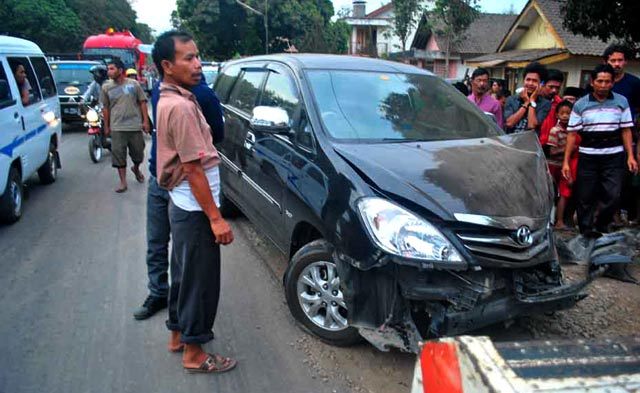 Melihat Kecelakaan Di Jalan Ini Tindakan Yang Harus Dilakukan