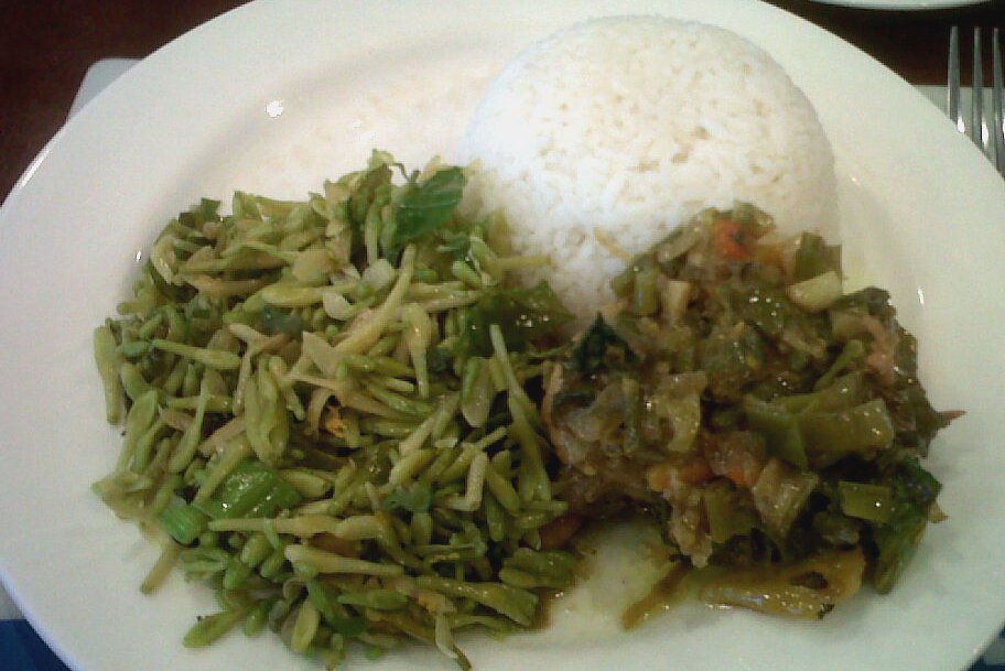 Sadapnya Makang Siang Ayam Dibuluh dan Garo Bunga Pepaya!