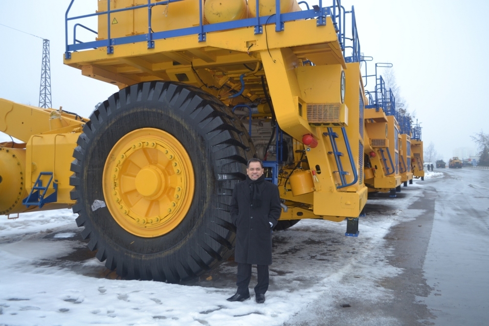 Truk Raksasa 'Transformer' Buatan Belarus Ini Diekspor ke Indonesia