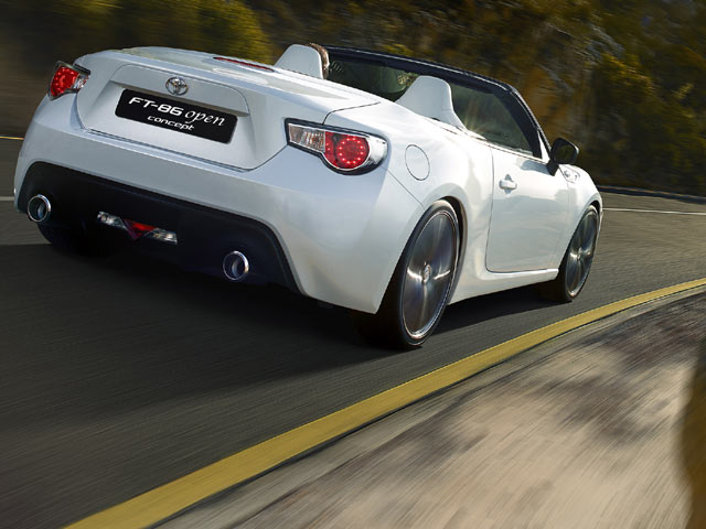 Toyota 86: Kenikmatan Mengemudi Tanpa Batas, Tapi Apakah Atapnya Bisa Terbuka?