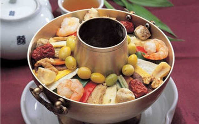 Segar Hangat Sinseollo Hot Pot Khas Korea