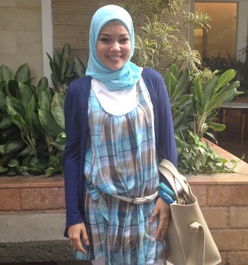 Dewi Sandra Ungkap Alasan Memutuskan Pakai Hijab
