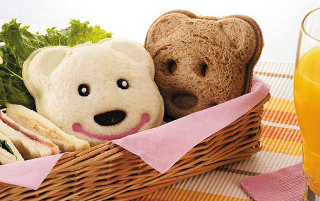 Sandwich dengan Bentuk Lucu