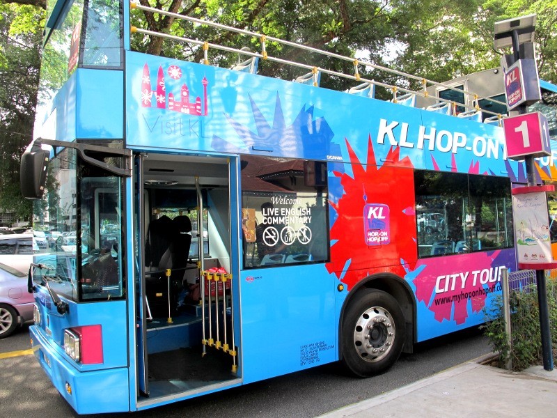 Лайв ату. Red line Bus Kuala Lumpur.