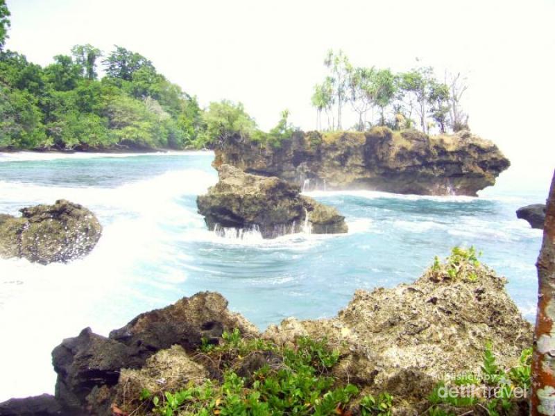 Pulau Amsterdam Pesona Lain di Papua Barat