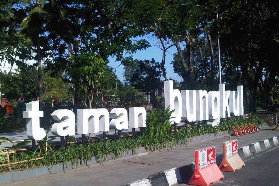 Taman Bungkul Surabaya Gratis Internetan