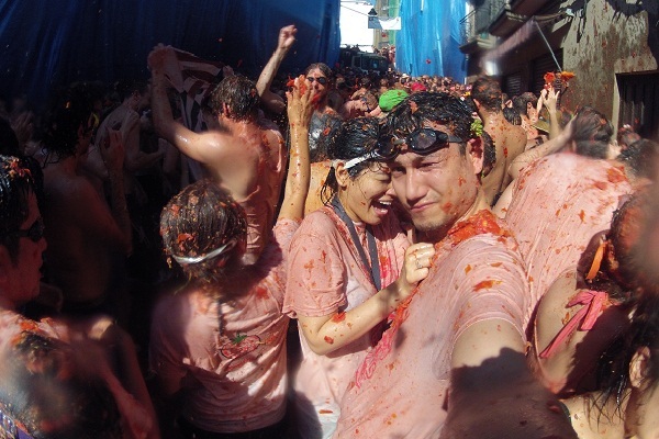 Festival La Tomatina, Favorit Titi Kamal & Christian Sugiono