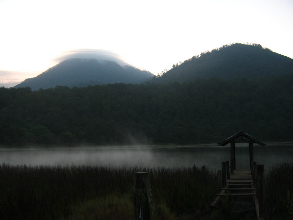 Kisah-kisah Mistis Saat Naik Gunung