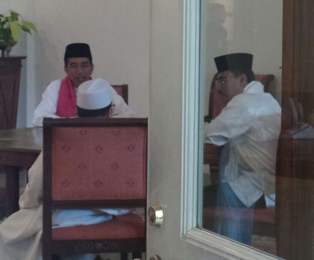 Jokowi Salat Id Bareng Warga DKI di Balai Kota