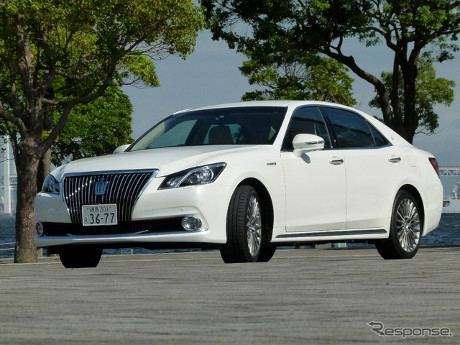 Toyota crown majesta 2022