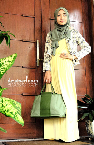 Hijab Style: Gaya Elegan Feminin Dewi Neelam - 3