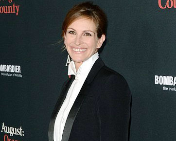 Fashion Do's & Don'ts: Julia Roberts Tampil Mirip Waiter