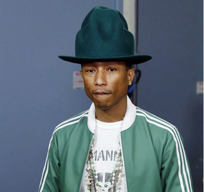 Pharrell Williams Lelang Topi yang 