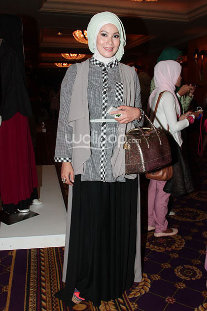 Hijab Style: Tampil Stand Out di Acara Fashion Ala 8 