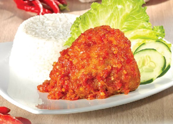 Berbuka Lezat dengan Chicken Balado Rice dan Tropical 