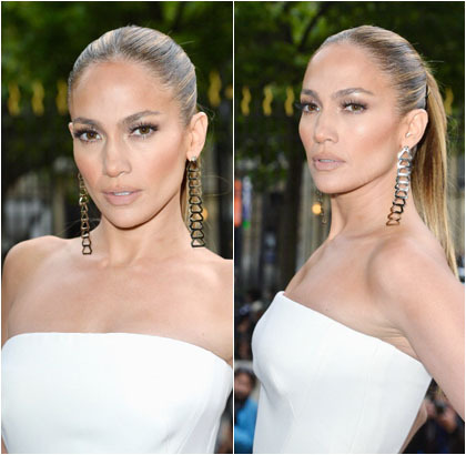 Gaya Unik Jennifer Lopez Pakai Gaun Sekaligus Celana Gaya Unik Jennifer Lopez Pakai Gaun Sekaligus Celana