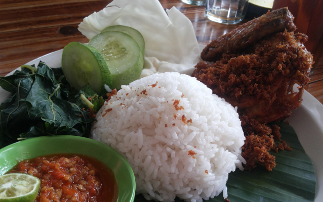 Ayam Goreng Gajah Mungkur: Sedep Tenan! Ayam Kampung 