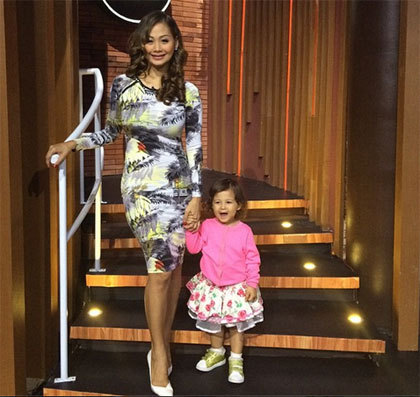 Like Mother Like Daughter, Putri Kecil Indah Kalalo Siap Jadi Model Catwalk Like Mother Like Daughter, Putri Kecil Indah Kalalo Siap Jadi Model Catwalk
