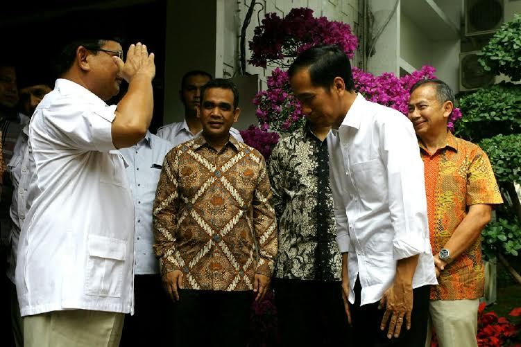 Ini Momen Saat Prabowo Hormat Dan Jokowi Membungkuk