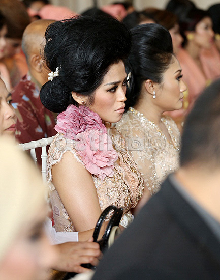 Gaya Seleb di Pernikahan Raffi-Nagita, yang Elegan, Edgy 