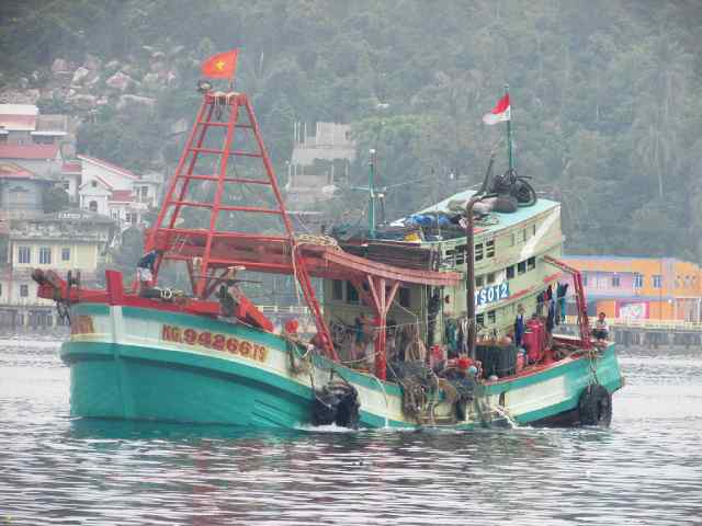 TNI AL Tangkap 3 Kapal Vietnam Di Perairan Natuna Kepri