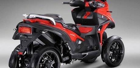 Quadro 4, Skuter Empat Roda Pertama di Dunia