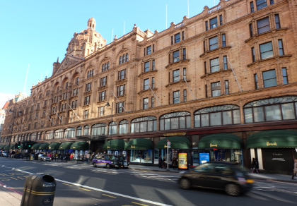 Keseruan Belanja di Harrods London Bersama Elzatta Hijab