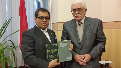 80 yoshli ayollarning porno videolari