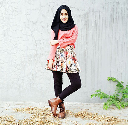 Hijab Style Gaya Unik Kenasti Arninta dengan Padu Padan Hijab Style Gaya Unik Kenasti Arninta dengan Padu Padan