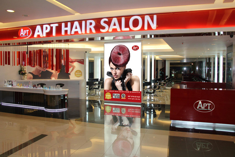 Mencoba Gaya Rambut Keriting Acak Ala Korea di APT Salon 