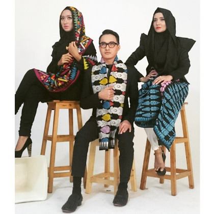 Barli Asmara, Dian Pelangi, dan Zaskia Sungkar Pamerkan Karya di New York Barli Asmara, Dian Pelangi, dan Zaskia Sungkar Pamerkan Karya di New York