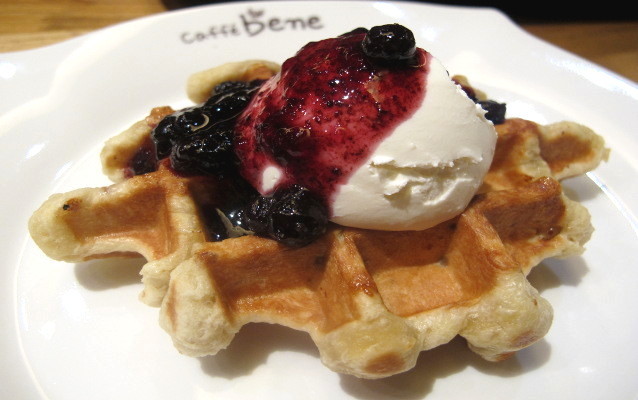 Lembut Renyah Waffle Berpadu Topping Lezat Untuk Santap Malam lembut renyah waffle berpadu topping lezat untuk santap malam
